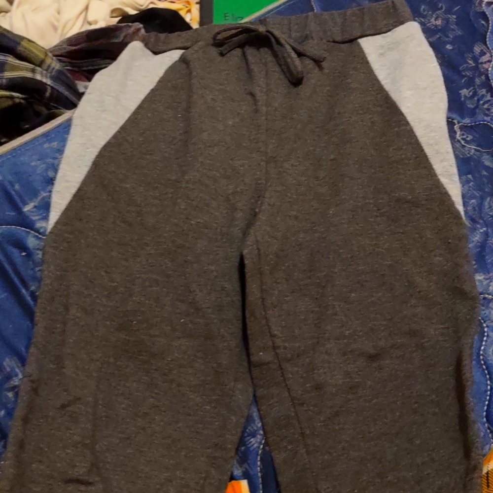 Gray Capri